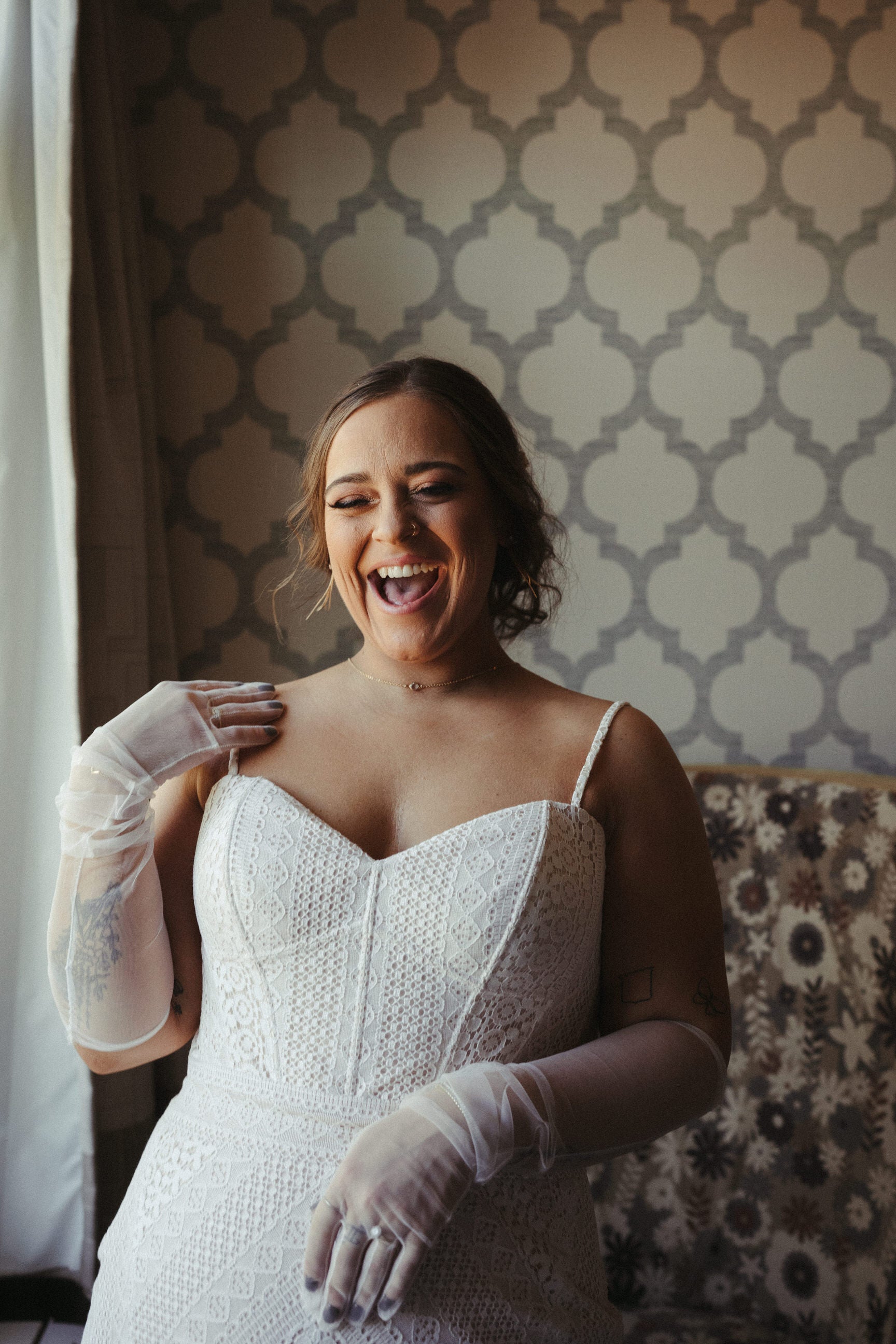 Opera Length Sheer Bridal Glove Set White / Without Embroidery Opera Length Sheer Bridal Glove Set White / Without Embroidery