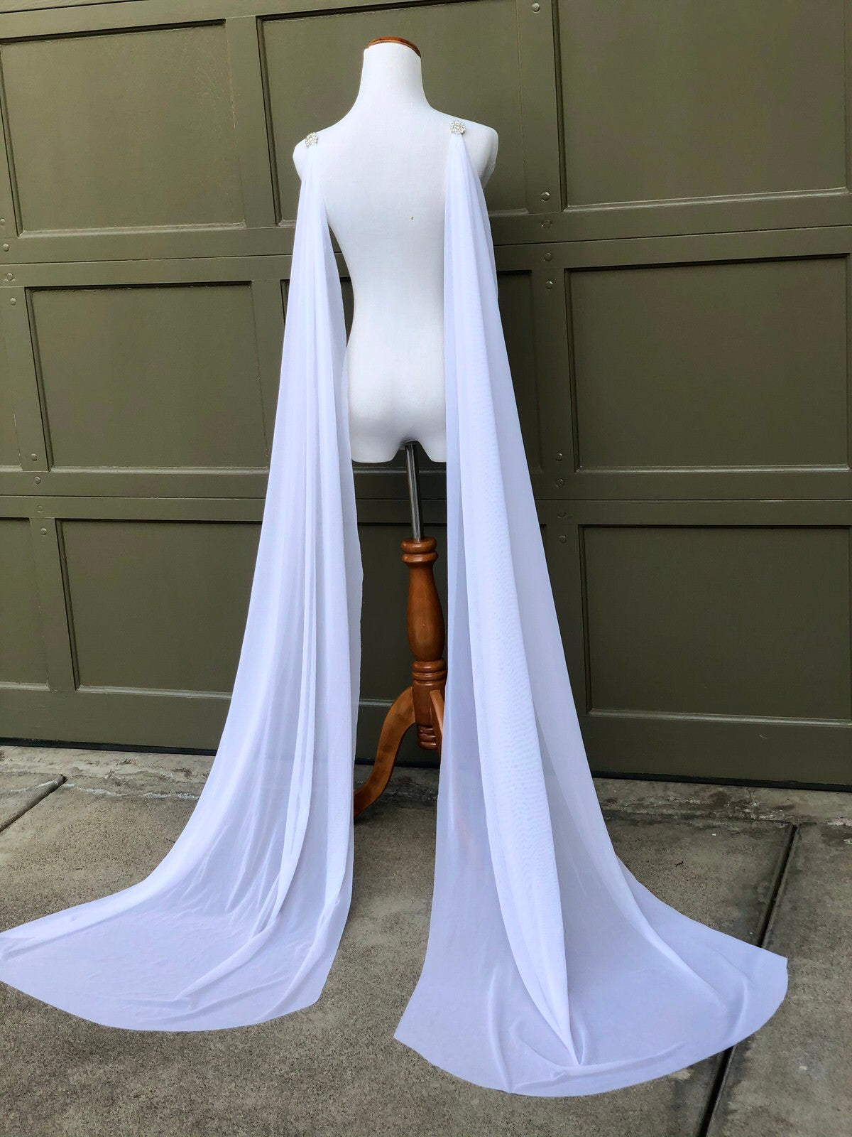 detachable tulle wings for beach wedding