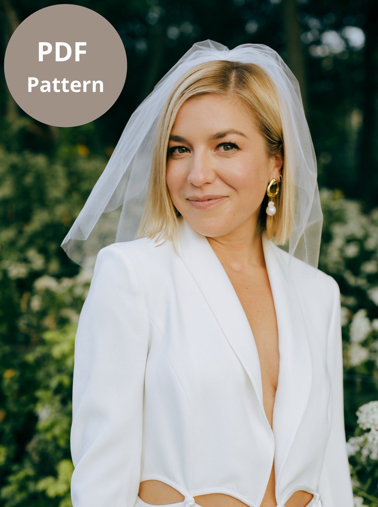 short shoulder length wedding veil with bridal power suit