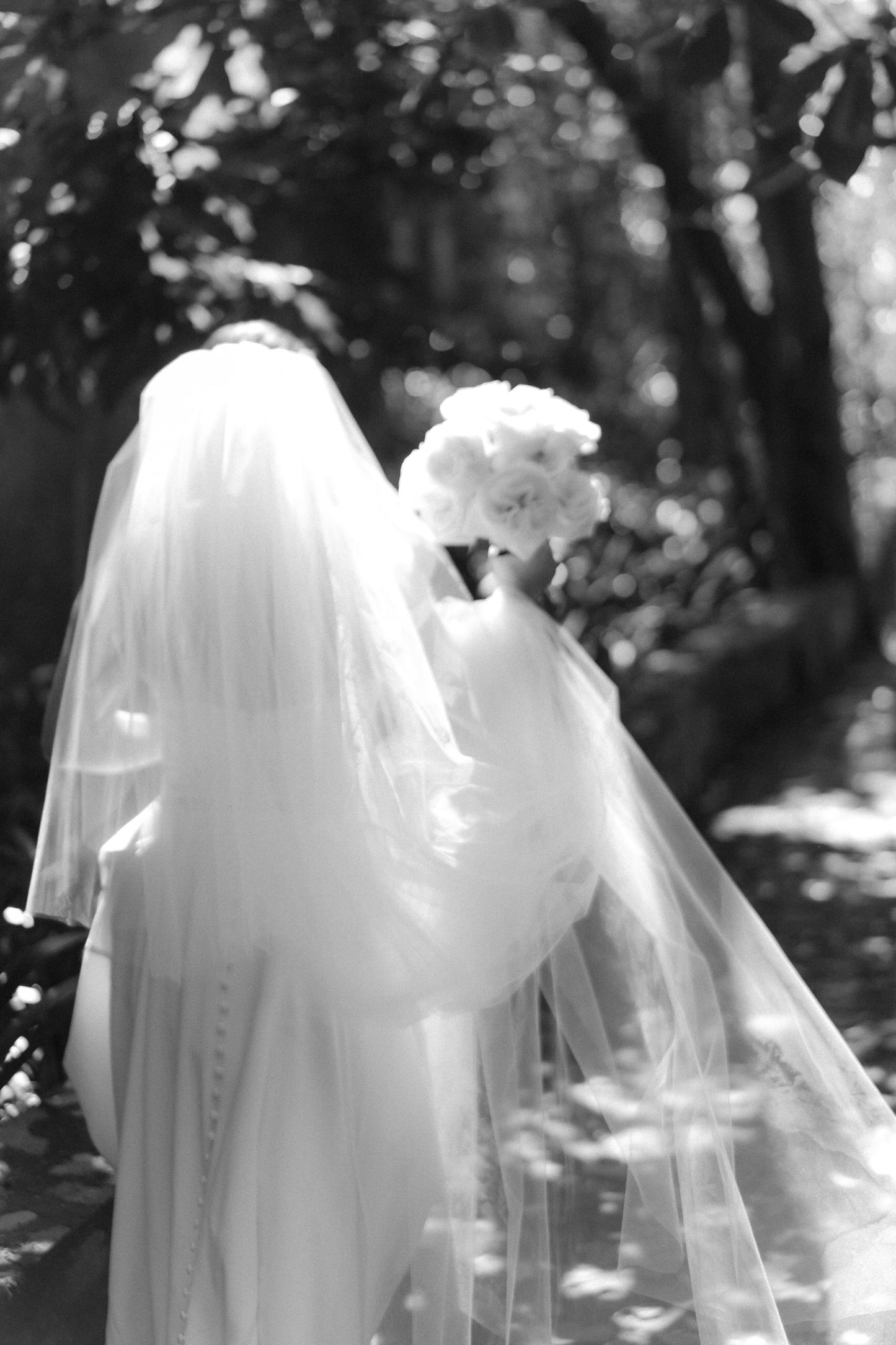 extra puffy two layer wedding veil with raw edge for classic brides