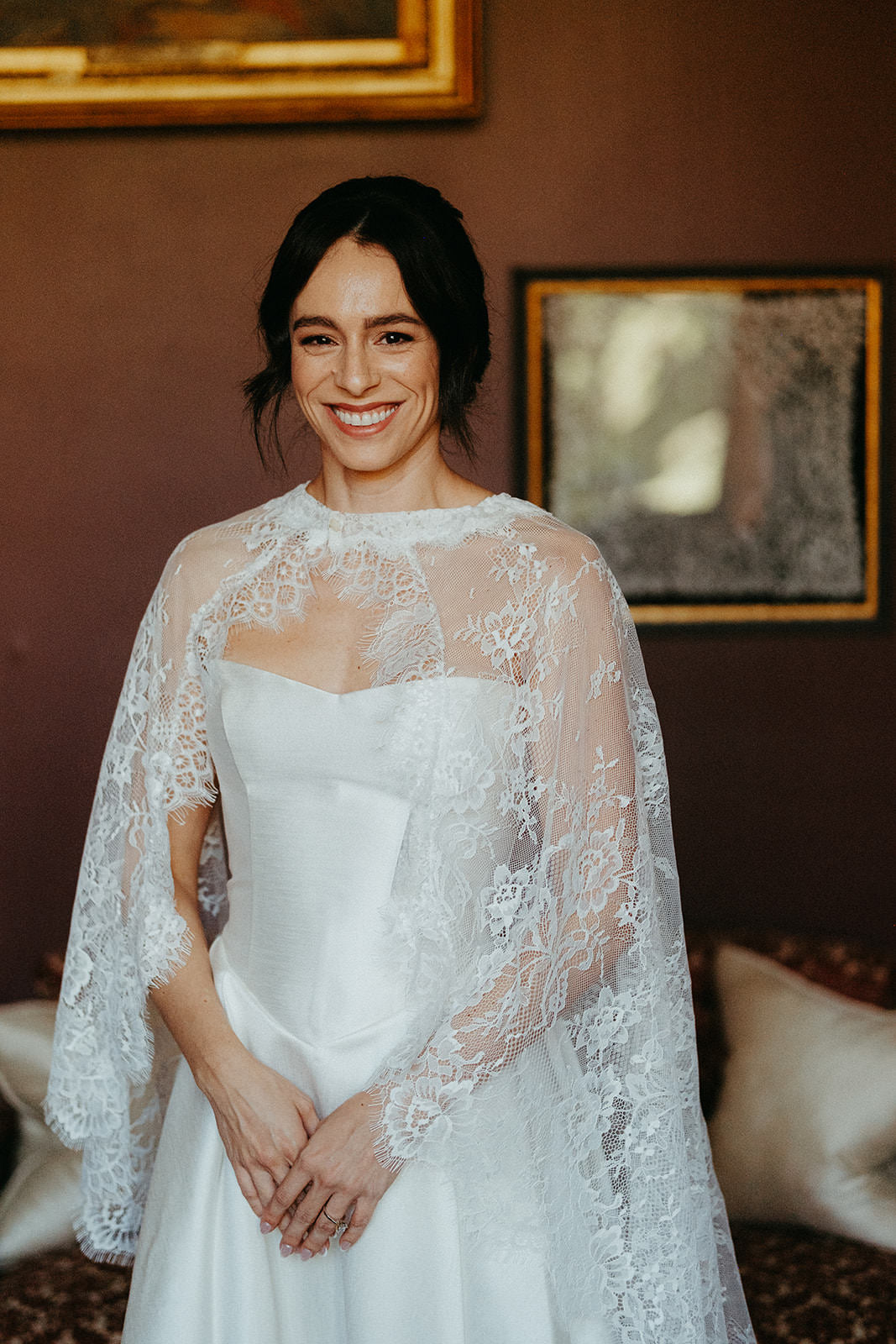 Scotland wedding with Peter Pan neck lace bridal cape