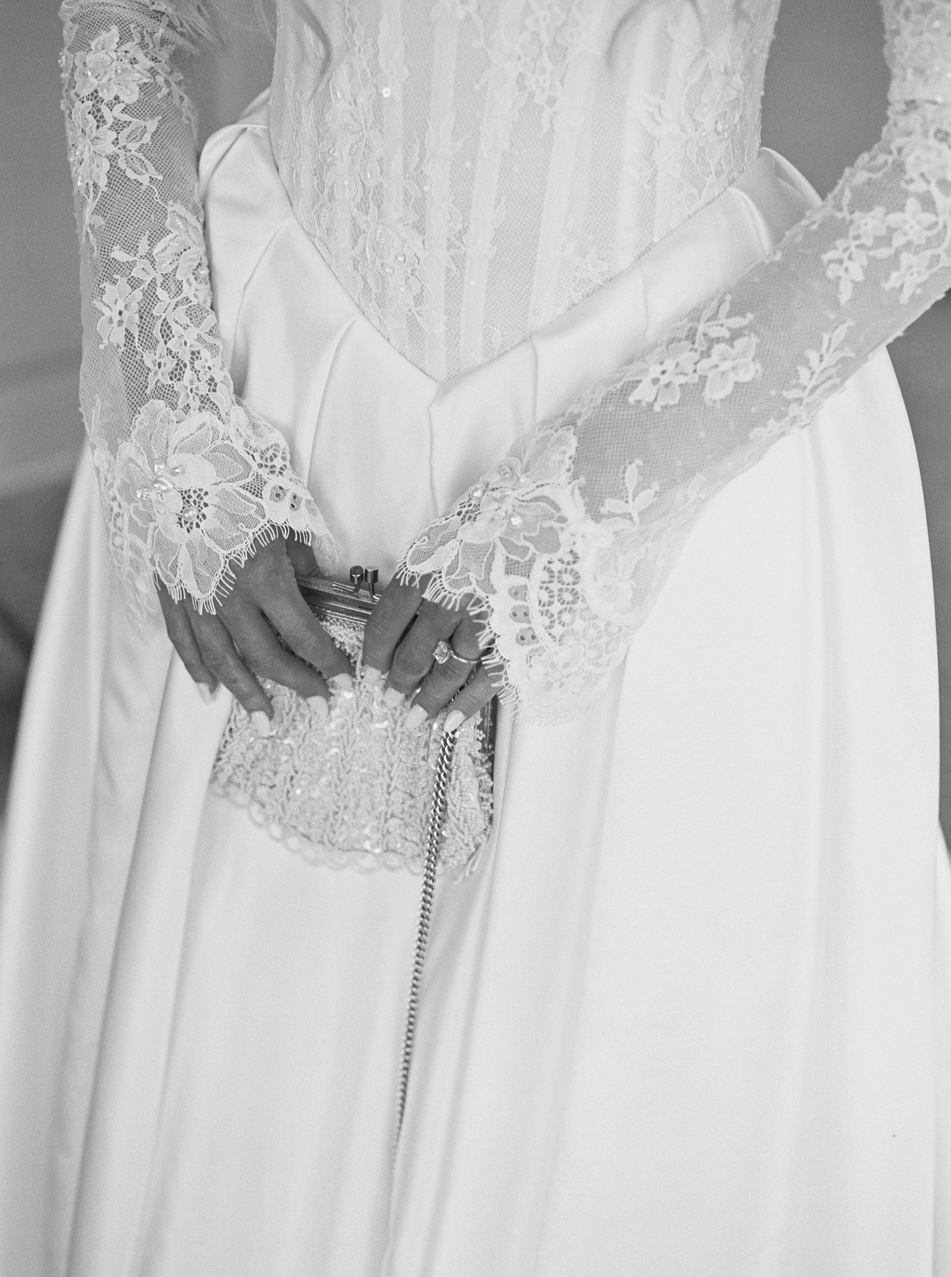 DIY Fingerless Tulle Long Bridal Gloves, Pattern PDF Tutorial One Blushing Bride Custom Wedding Veils DIY Fingerless Tulle Long Bridal Gloves, Pattern PDF Tutorial One Blushing Bride Custom Wedding Veils