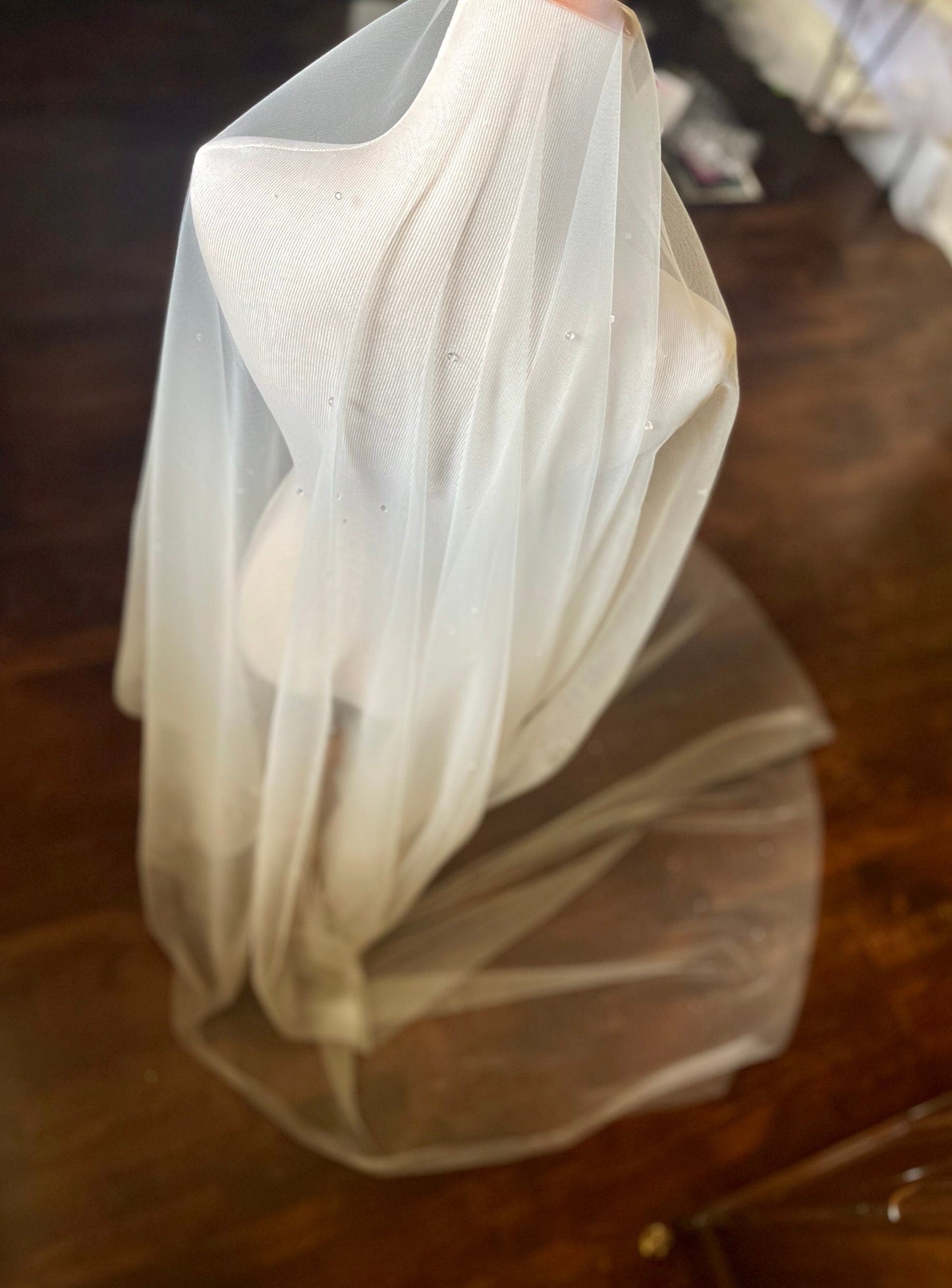 Sofia Richie style dew drop wedding veil with clear resin water droplets