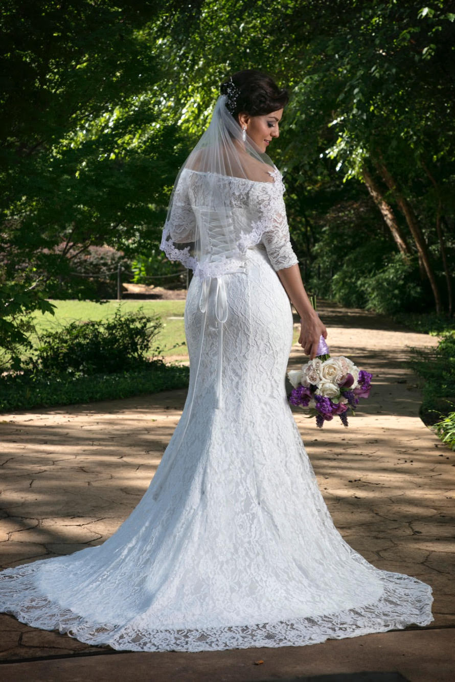 elegant bride in short lace edged wedding veil in ivory