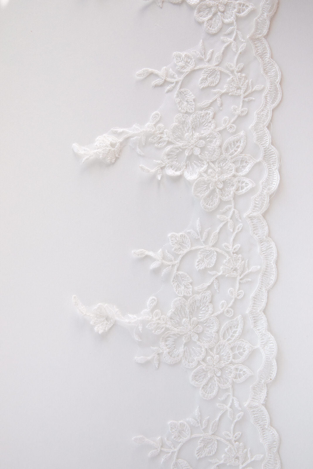 Embroidered Lace Trim, Silver Corded Scallop, 4 Flowers