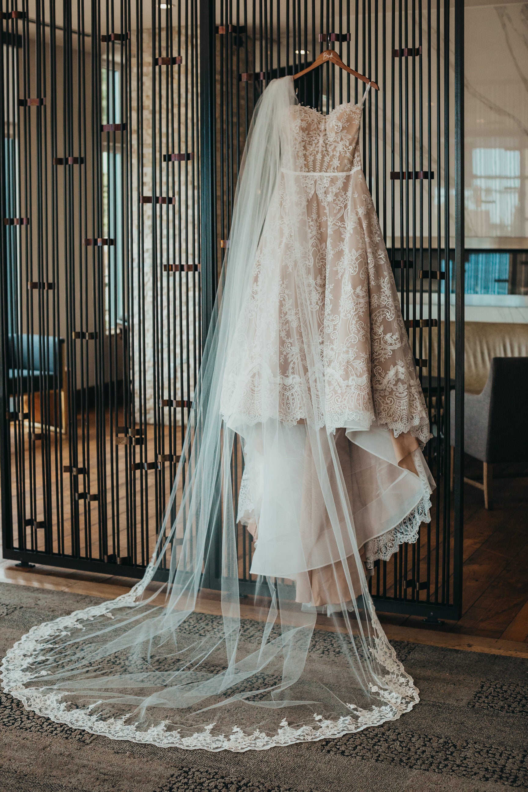 Gorgeous Scalloped Bridal Veil with Floral Lace