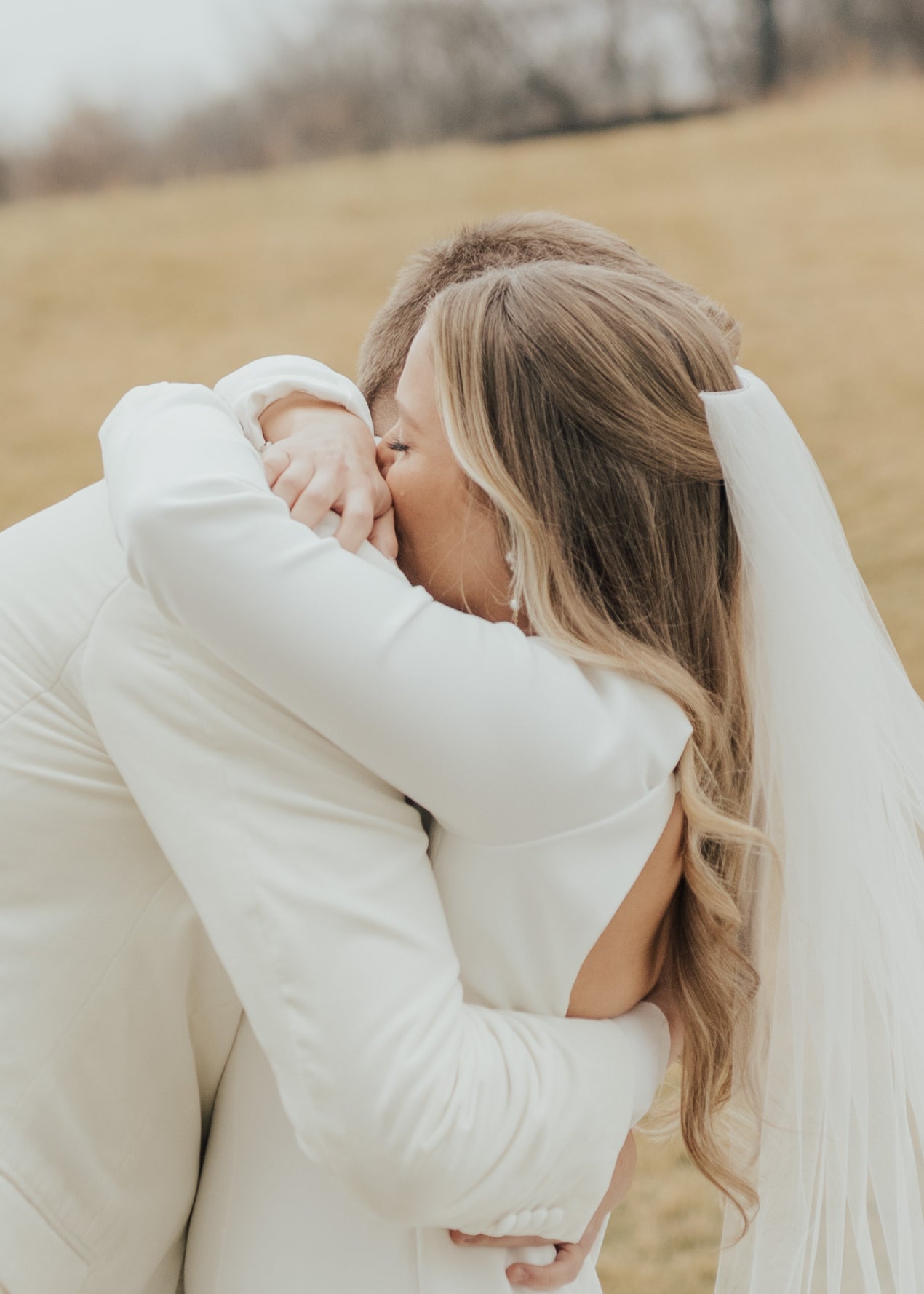 long simple ivory wedding veil with long sleeve open back wedding gown