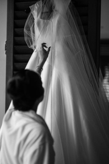 diamond edge wedding veil for chic and sophisticated bridal veil