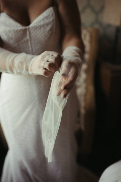 ivory silk bridal glove set with fingers for elopement