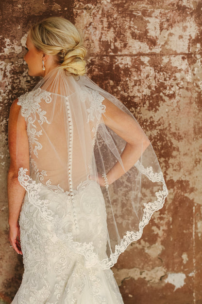 Open Back Dress with Short Ivory Lace Wedding Veil