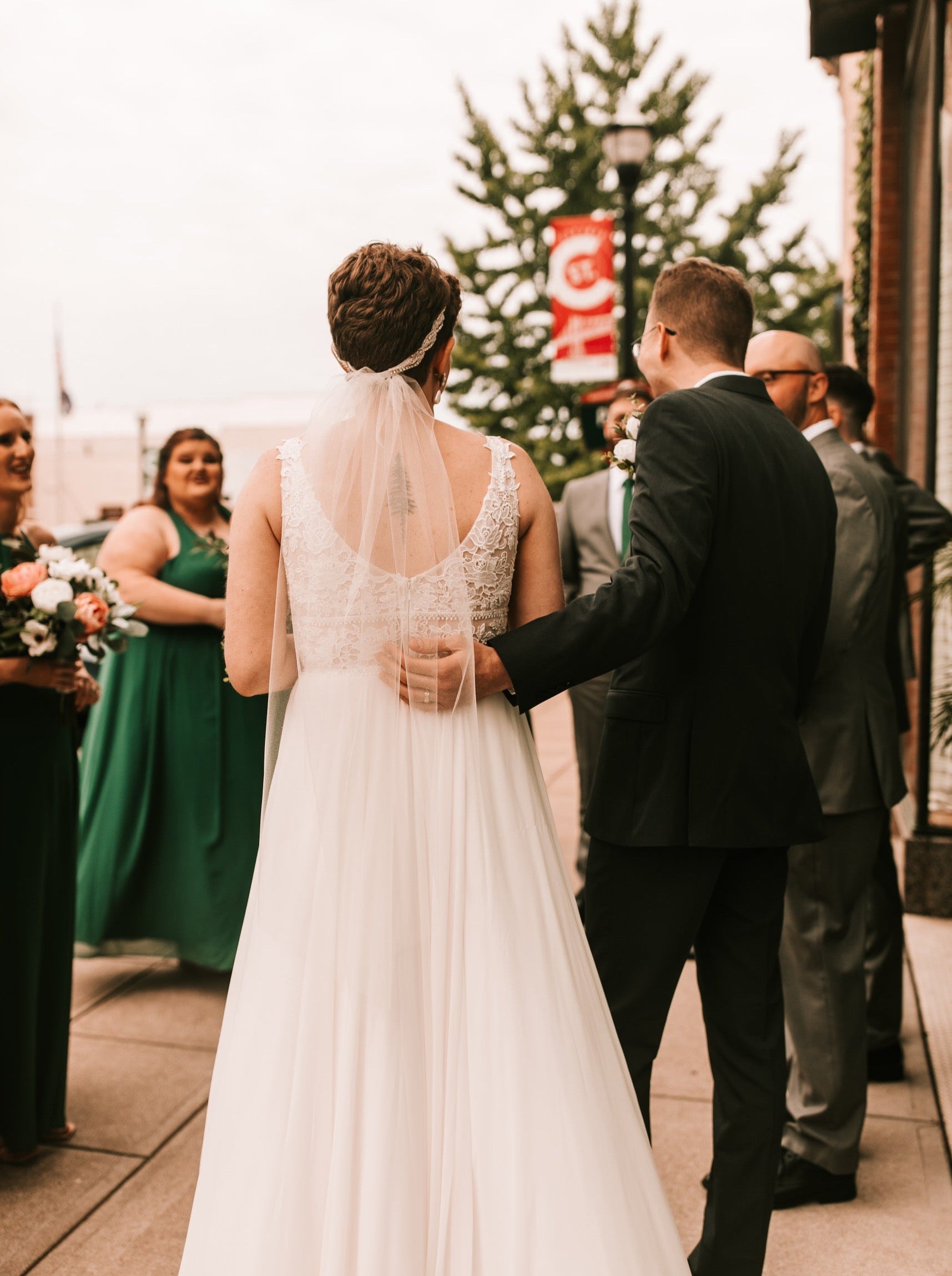 How to Wear a Wedding Veil with a Short Bob or Pixie Hairstyle