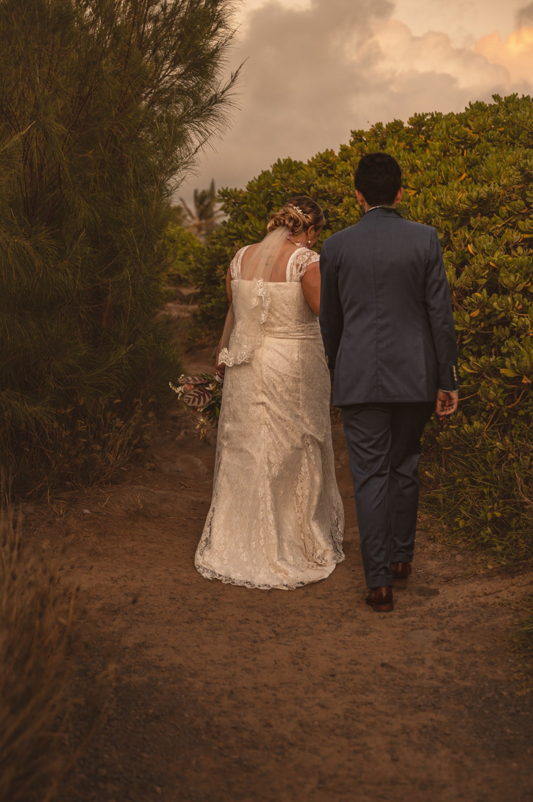 One Blushing Bride Elbow Length Wedding Veil with Beaded Lace Trim, Short Bridal Veil White / Elbow 28-30 inch / No Beading