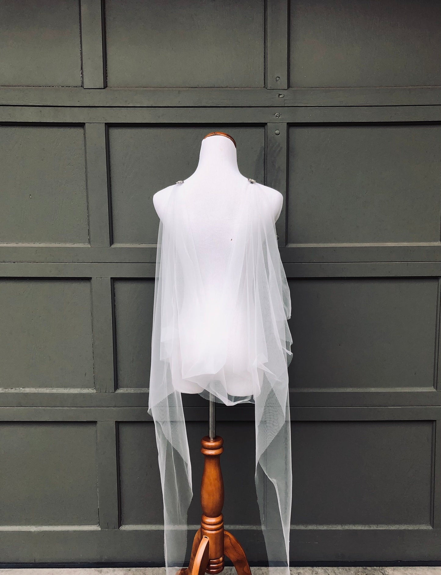 DIY simple draped cape veil pattern to cover shoulders and give arm coverage