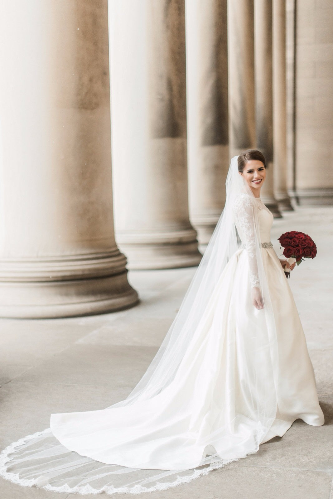 formal wedding veil with lace trim