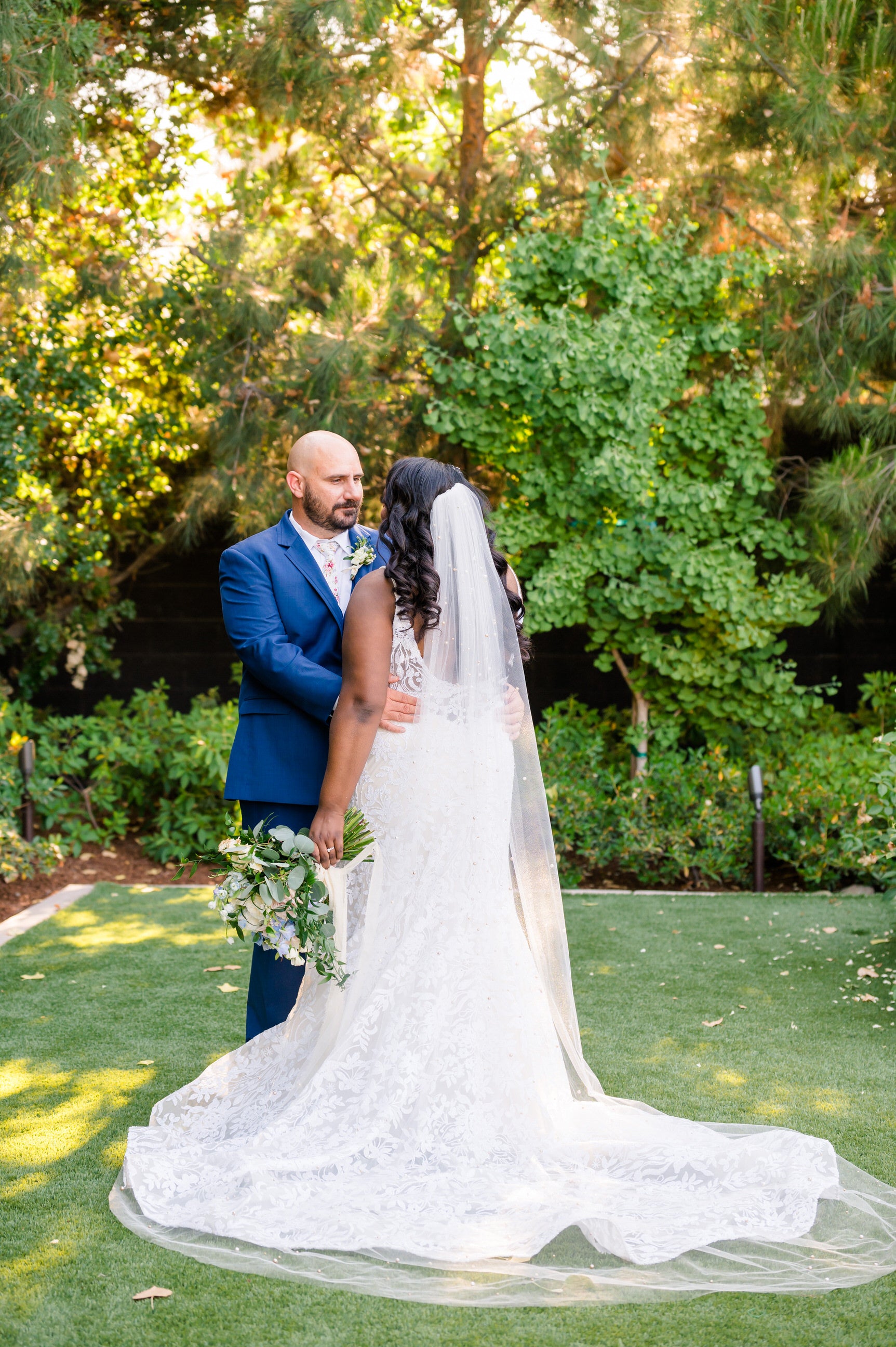 Scattered Beads and Pearls Mid-Length Glitter Veil