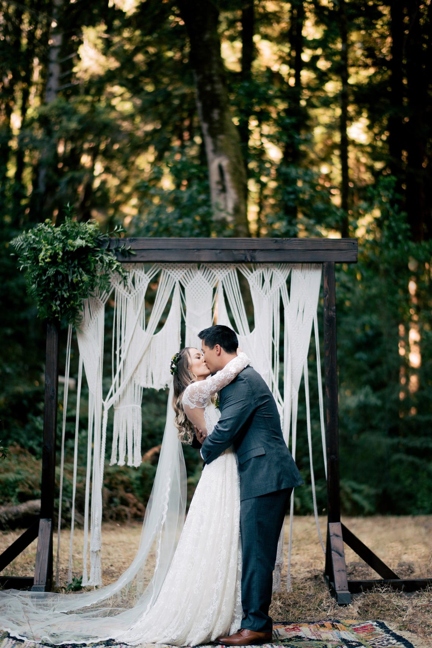 thin scalloped lace chapel veil