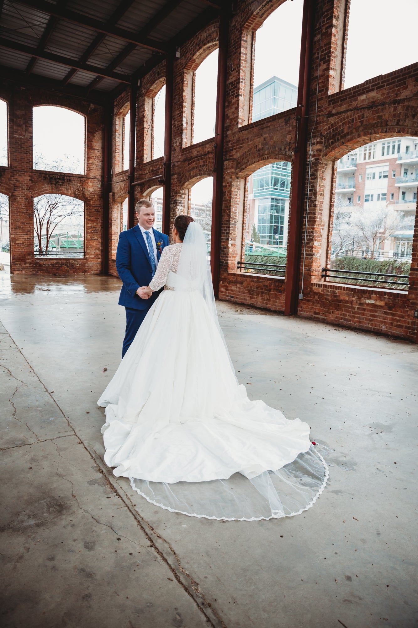 Thin Scalloped Lace Chapel or Cathedral Wedding Veil